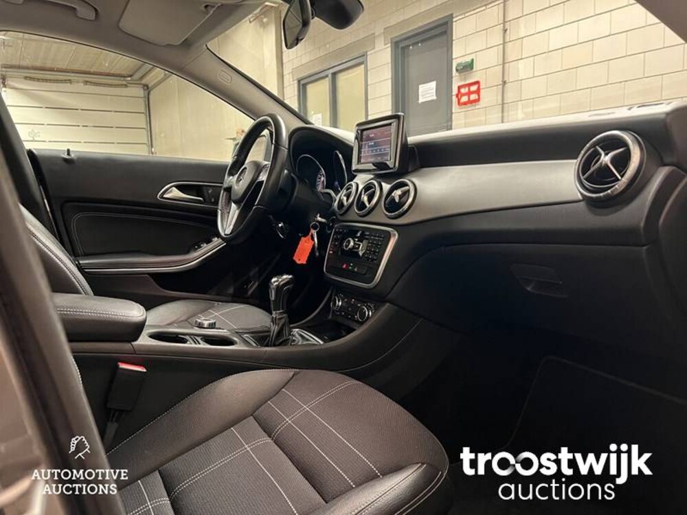 Mercedes-Benz CLA180 Ambition 122PS 2013 CLA-Klasse -Orig. NL-, 7-SNK-32