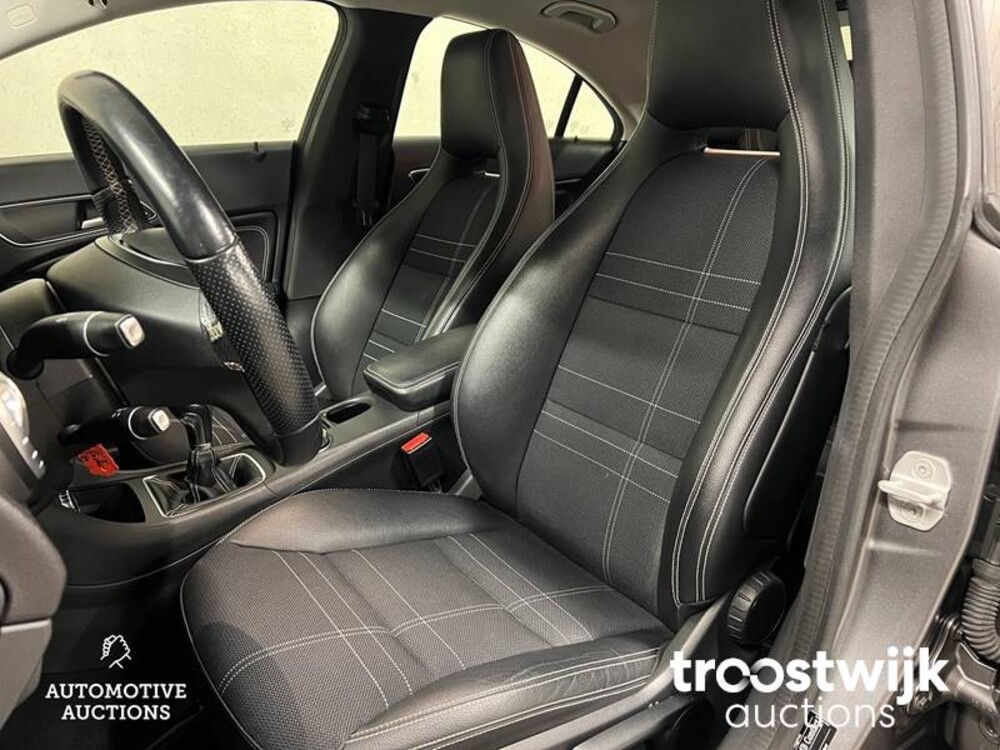 Mercedes-Benz CLA180 Ambition 122PS 2013 CLA-Klasse -Orig. NL-, 7-SNK-32