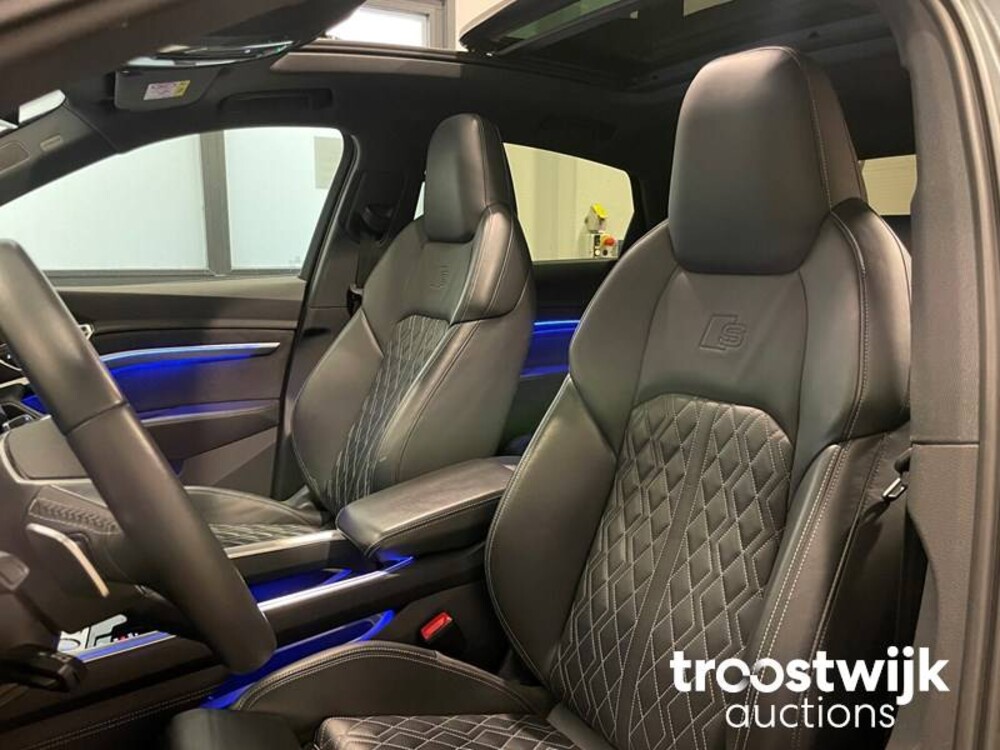 Audi e-tron Sportback 55 Quattro S edition 95 kWh S-Line 408PS 2020 -Orig. NL-, J-746-HV