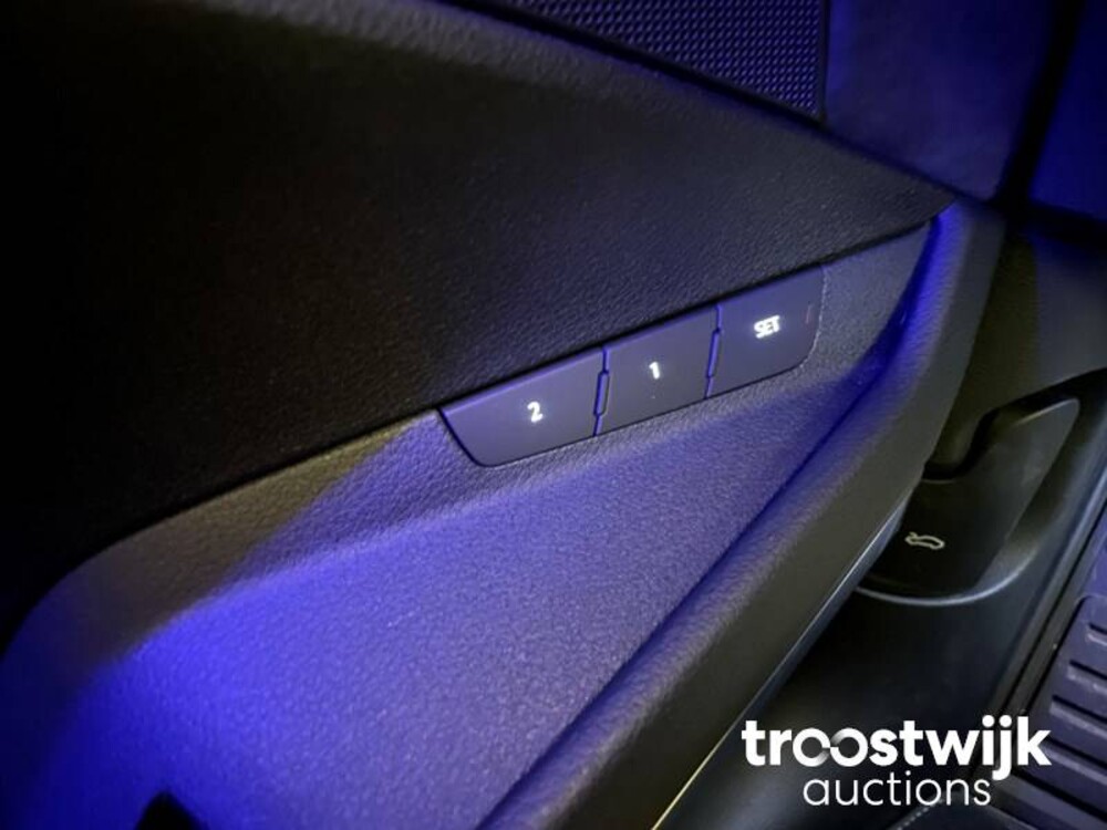 Audi e-tron Sportback 55 Quattro S edition 95 kWh S-Line 408PS 2020 -Orig. NL-, J-746-HV