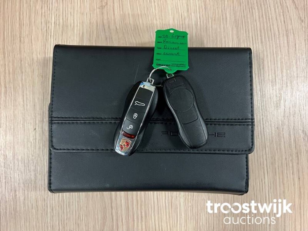 Porsche Panamera 3.0D V6  300 PS 2015, SB-617-F