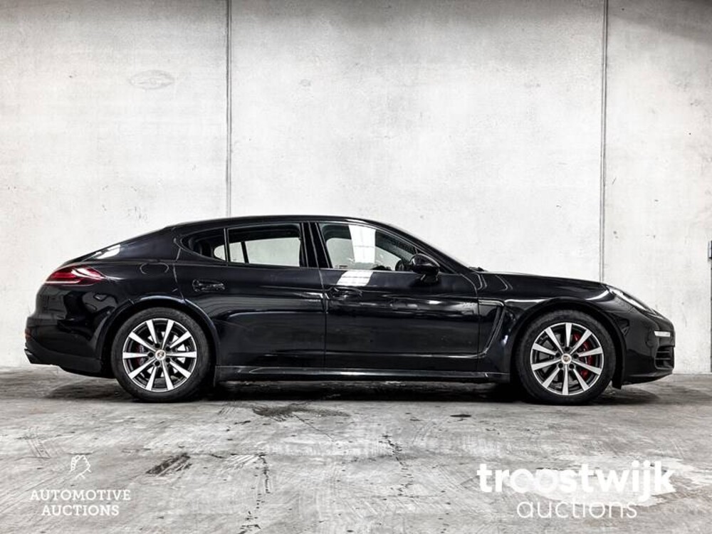 Porsche Panamera 3.0D V6  300 PS 2015, SB-617-F