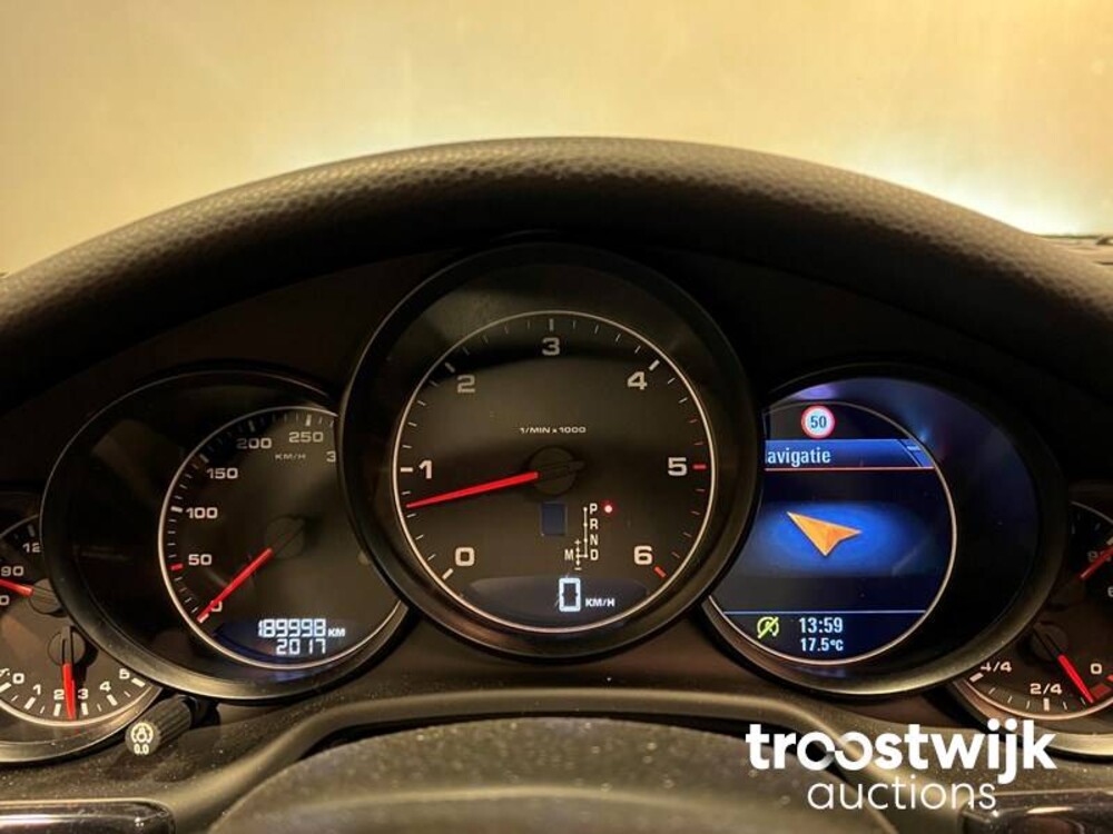 Porsche Panamera 3.0D V6  300 PS 2015, SB-617-F