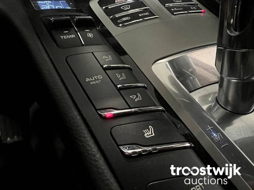 Porsche Panamera 3.0D V6  300 PS 2015, SB-617-F