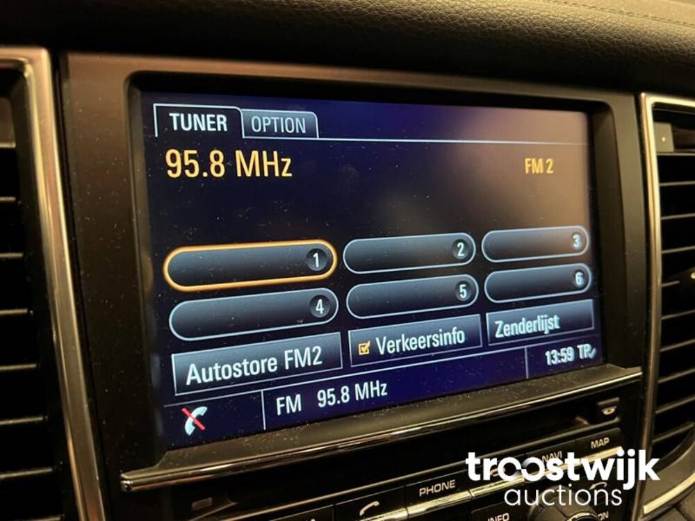 Porsche Panamera 3.0D V6  300 PS 2015, SB-617-F