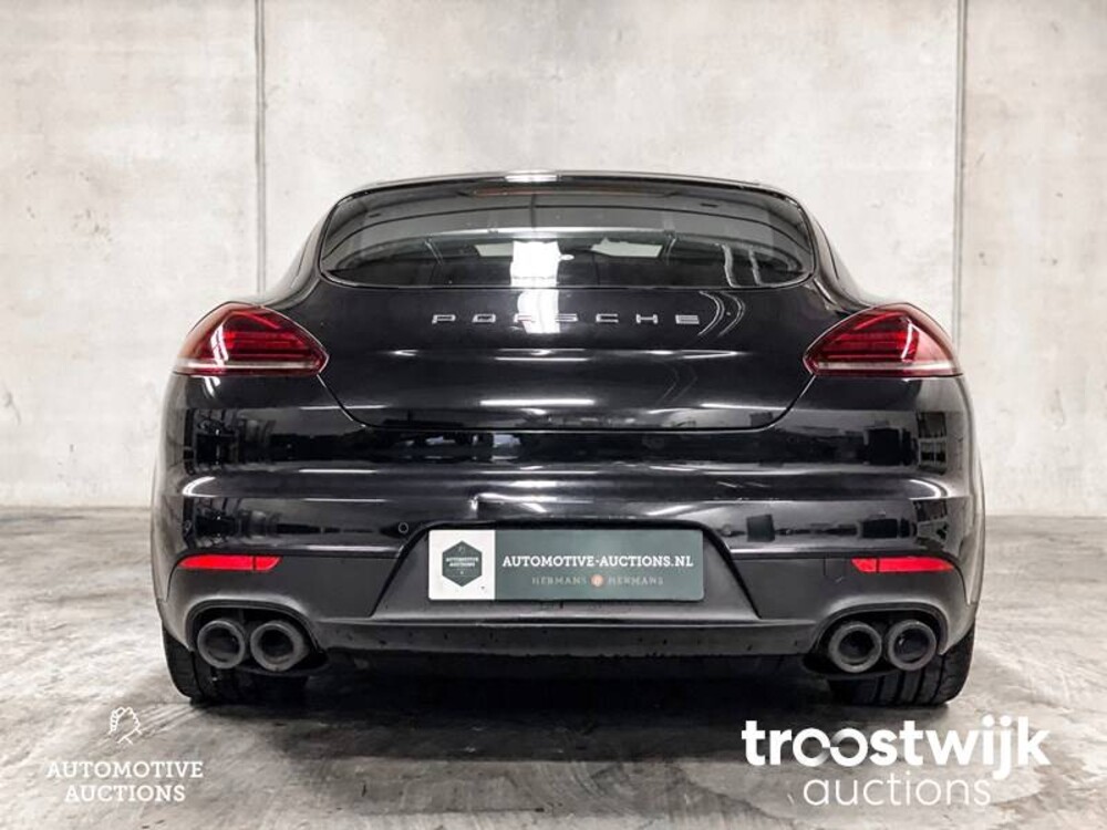 Porsche Panamera 3.0D V6  300 PS 2015, SB-617-F