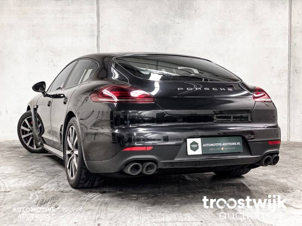 Porsche Panamera 3.0D V6  300 PS 2015, SB-617-F