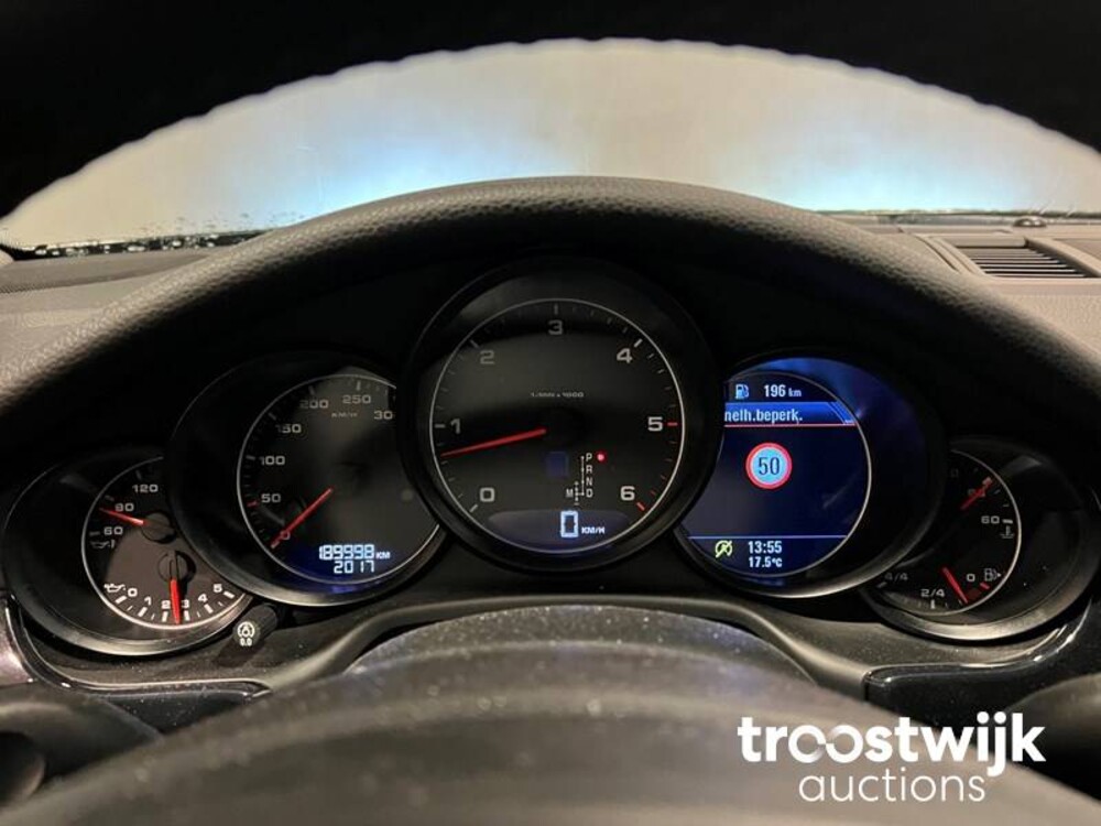 Porsche Panamera 3.0D V6  300 PS 2015, SB-617-F