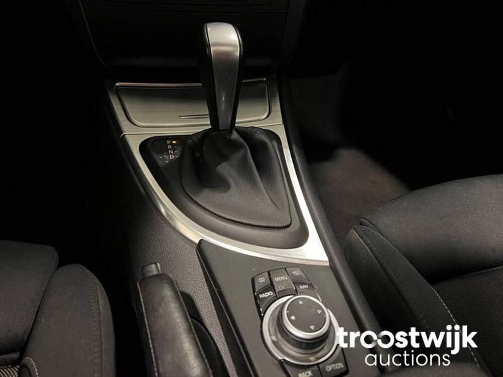 BMW 118i High Executive E87 143 PS 2010 1er, HP-620-R