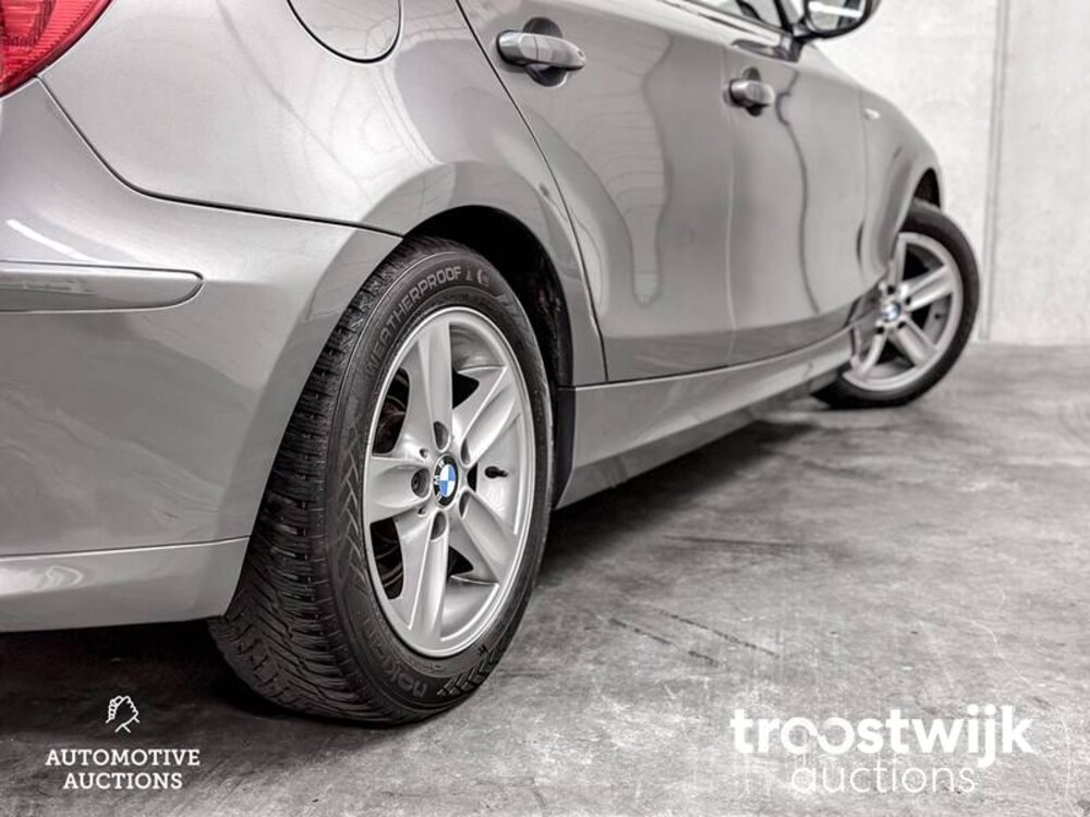 BMW 118i High Executive E87 143 PS 2010 1er, HP-620-R