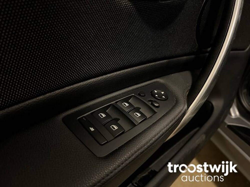 BMW 118i High Executive E87 143 PS 2010 1er, HP-620-R