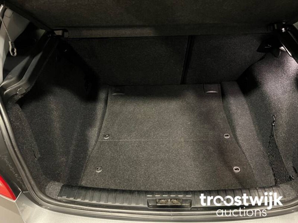 BMW 118i High Executive E87 143 PS 2010 1er, HP-620-R