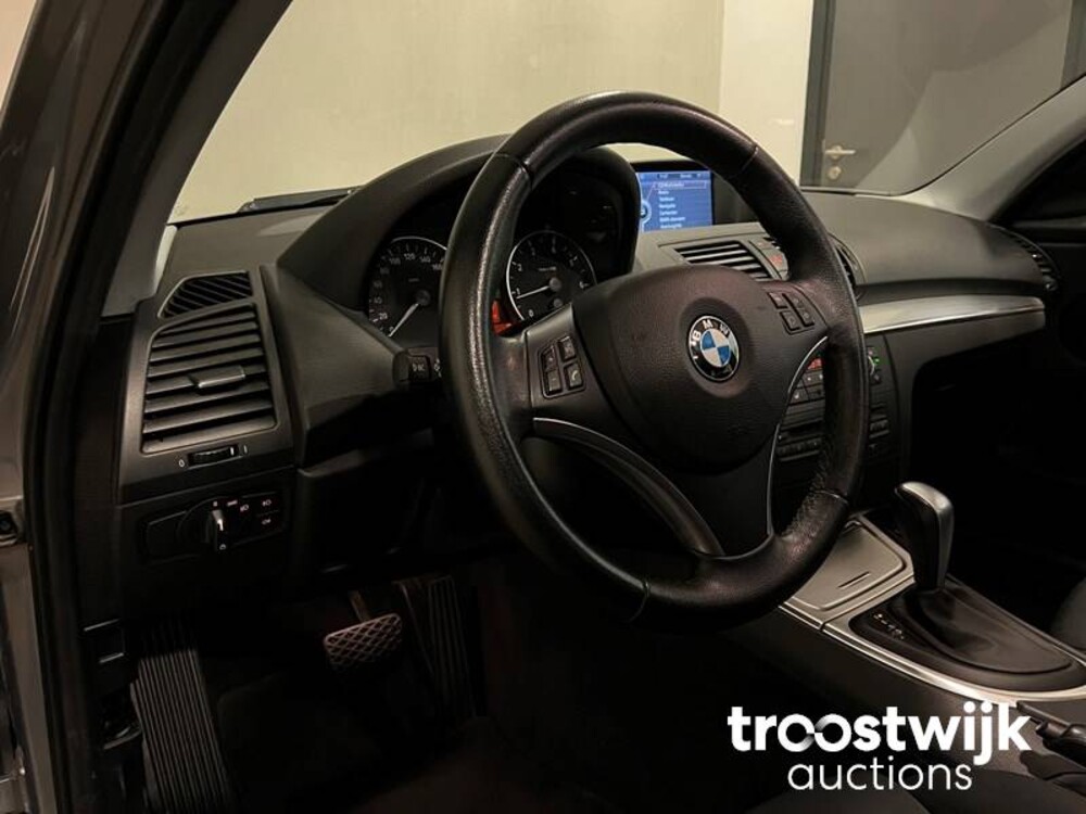 BMW 118i High Executive E87 143 PS 2010 1er, HP-620-R