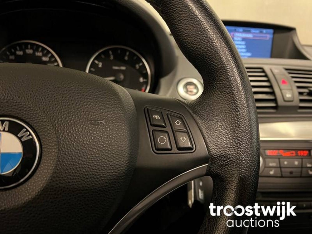 BMW 118i High Executive E87 143 PS 2010 1er, HP-620-R