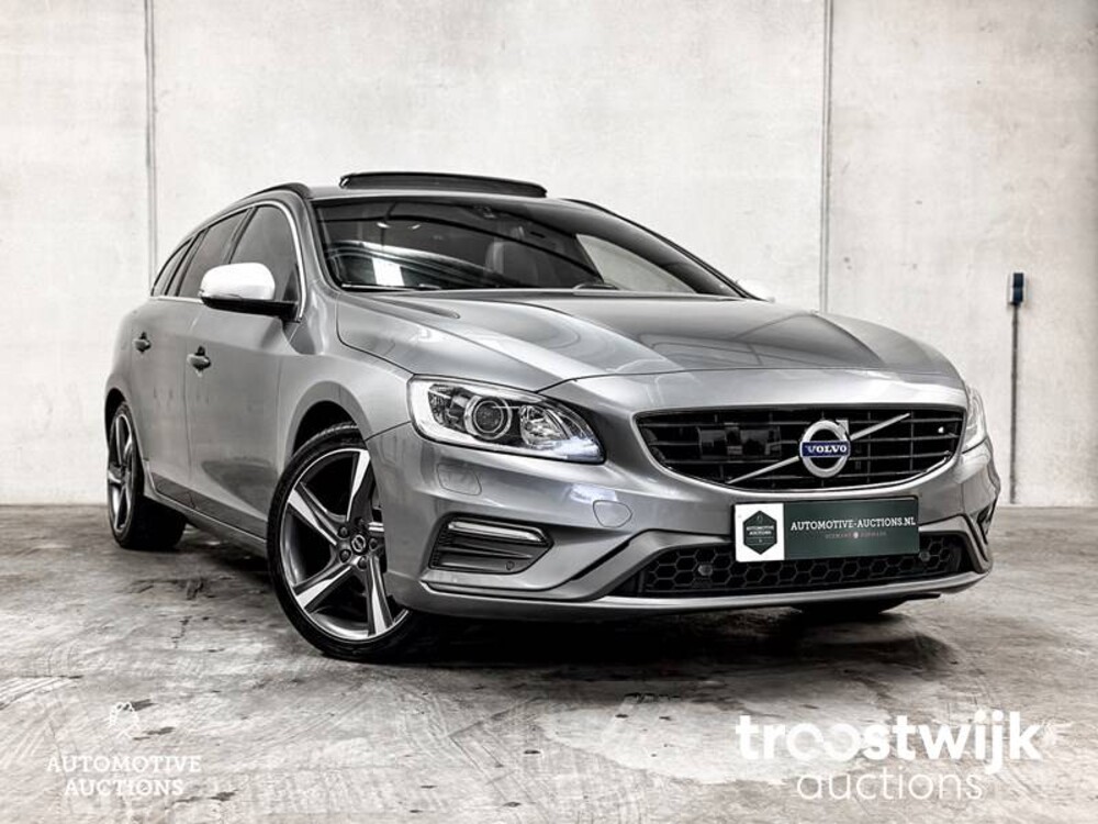 Volvo V60 2.0 D3 R-Design 150hp 2016, XR-726-J