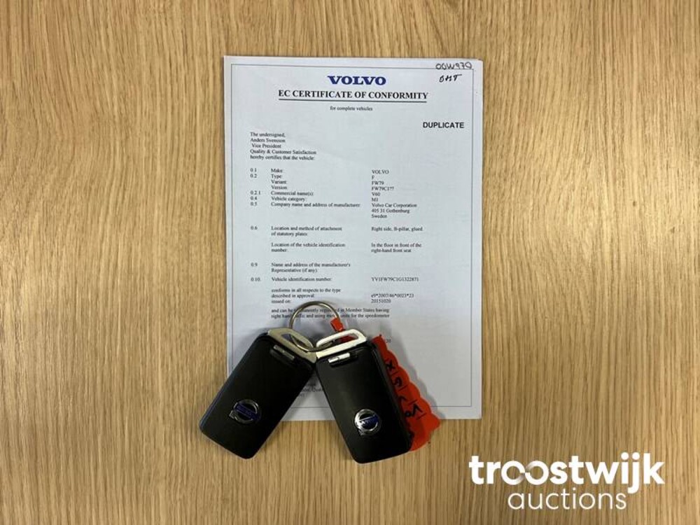 Volvo V60 2.0 D3 R-Design 150hp 2016, XR-726-J