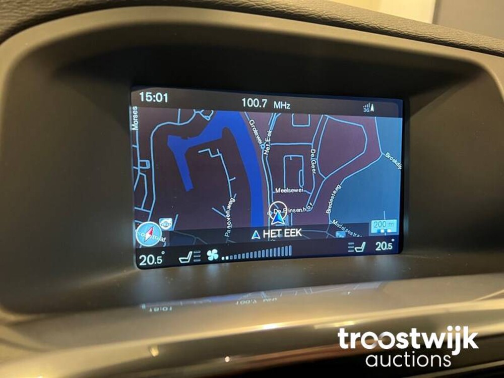 Volvo V60 2.0 D3 R-Design 150hp 2016, XR-726-J