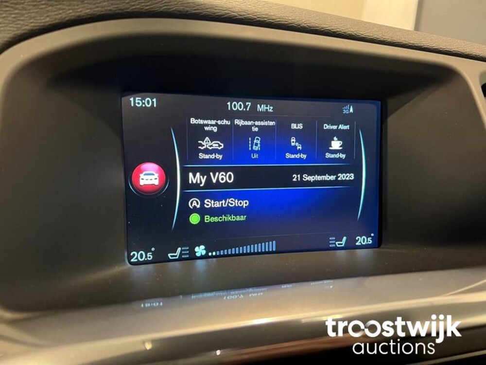 Volvo V60 2.0 D3 R-Design 150hp 2016, XR-726-J