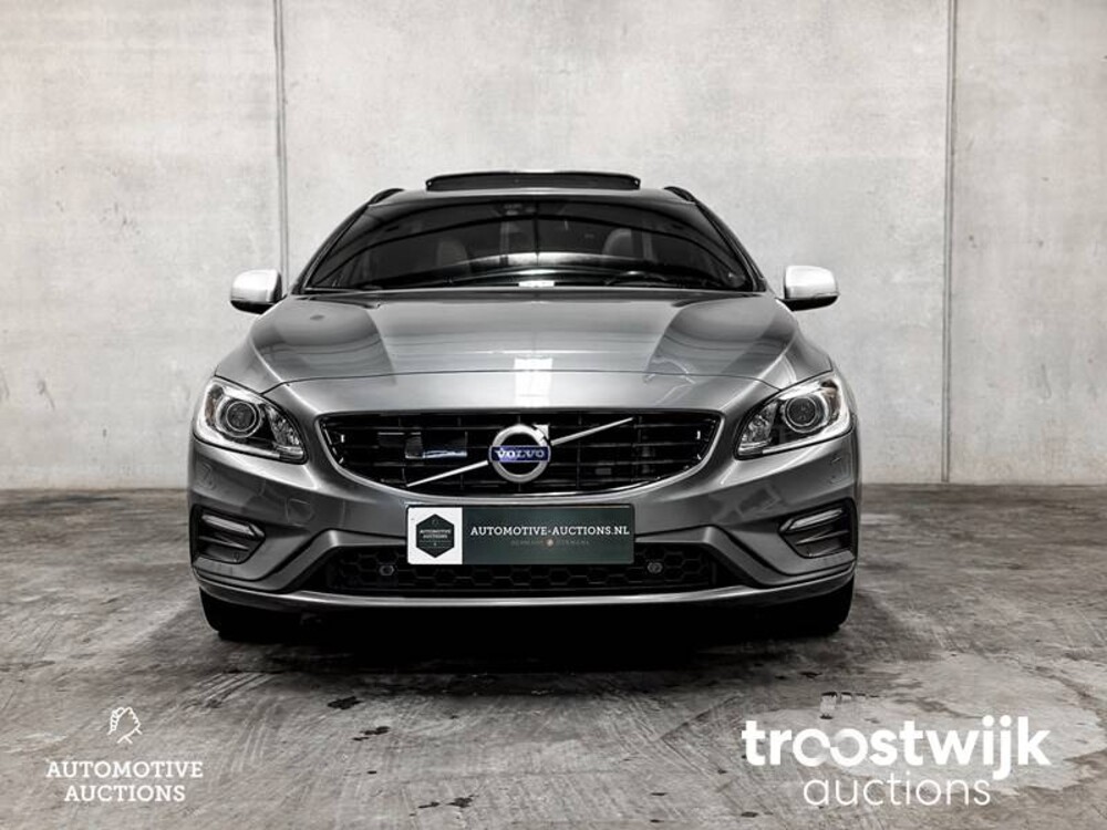 Volvo V60 2.0 D3 R-Design 150hp 2016, XR-726-J