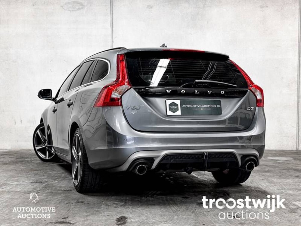 Volvo V60 2.0 D3 R-Design 150hp 2016, XR-726-J