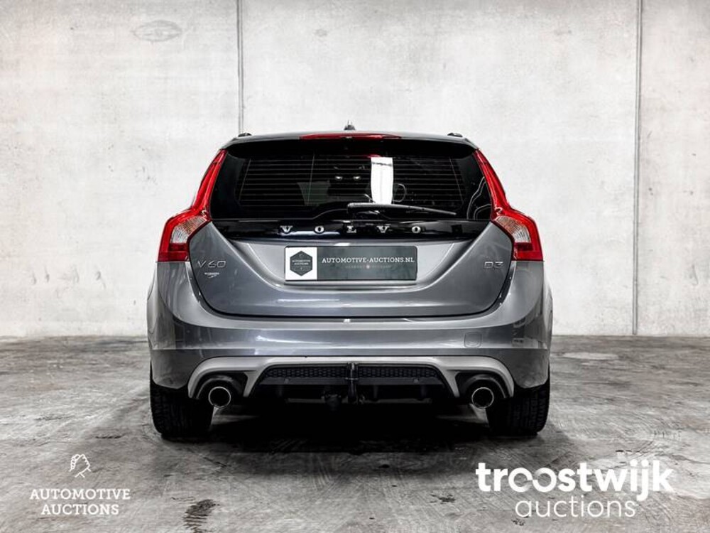 Volvo V60 2.0 D3 R-Design 150hp 2016, XR-726-J