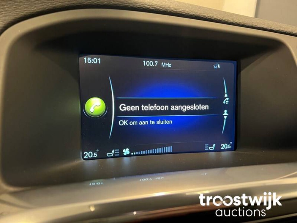 Volvo V60 2.0 D3 R-Design 150hp 2016, XR-726-J