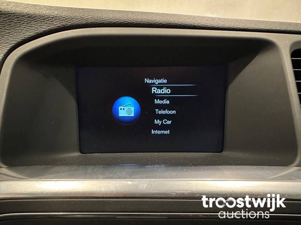 Volvo V60 R-Design 2.4 D6 Twin Engine 220PS 2015 -Orig. NL-, GJ-646-L