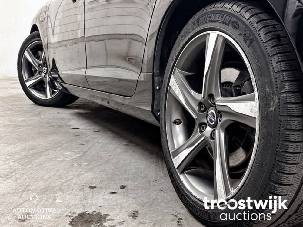 Volvo V60 R-Design 2.4 D6 Twin Engine 220PS 2015 -Orig. NL-, GJ-646-L