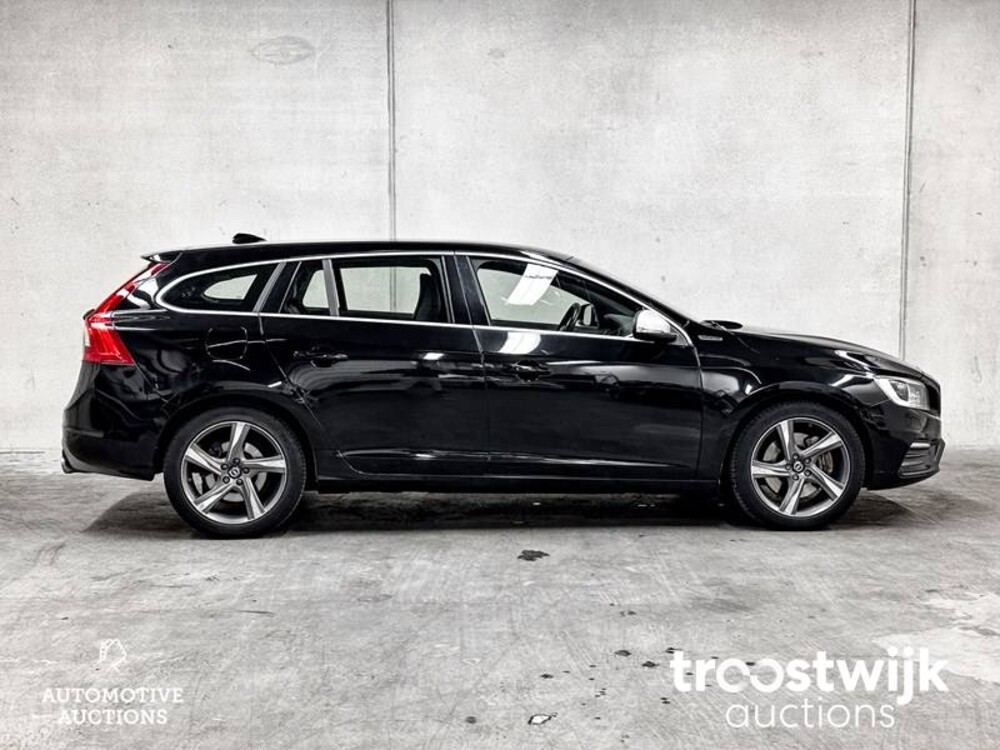 Volvo V60 R-Design 2.4 D6 Twin Engine 220PS 2015 -Orig. NL-, GJ-646-L