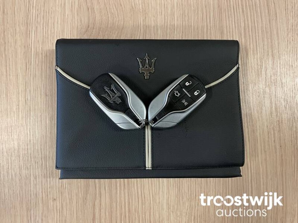 Maserati Quattroporte GranLusso 3.0 D NEU-MODELL 275PS 2017, H-942-XN