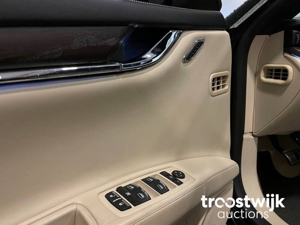 Maserati Quattroporte GranLusso 3.0 D NEU-MODELL 275PS 2017, H-942-XN