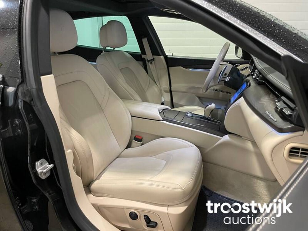 Maserati Quattroporte GranLusso 3.0 D NEU-MODELL 275PS 2017, H-942-XN