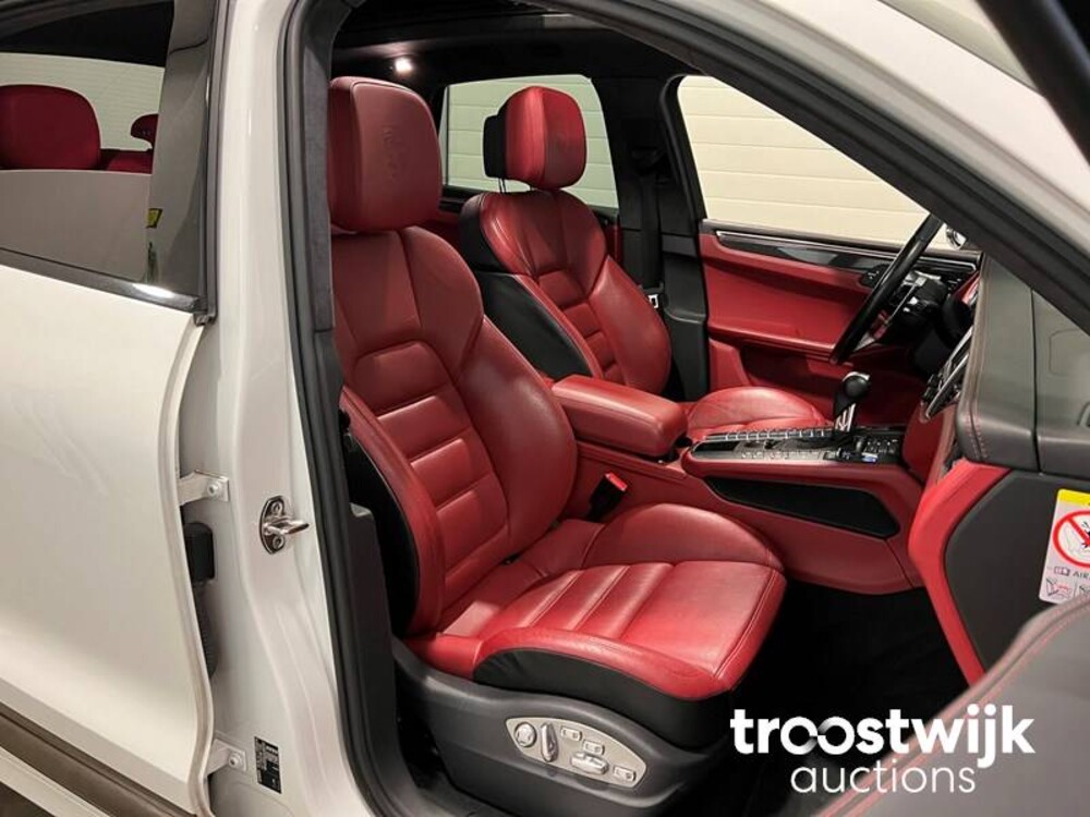 Porsche Macan Turbo 3.6 V6 400 PS Sport-Design Sport-Chrono CARBON 2014, XF-975-G