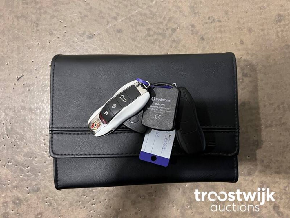 Porsche Macan Turbo 3.6 V6 400 PS Sport-Design Sport-Chrono CARBON 2014, XF-975-G