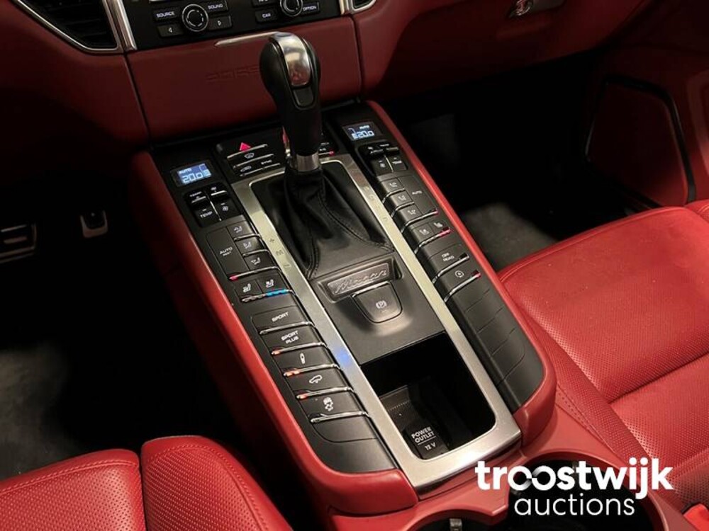 Porsche Macan Turbo 3.6 V6 400 PS Sport-Design Sport-Chrono CARBON 2014, XF-975-G