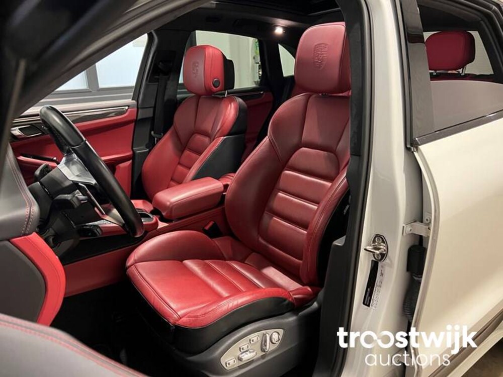 Porsche Macan Turbo 3.6 V6 400 PS Sport-Design Sport-Chrono CARBON 2014, XF-975-G