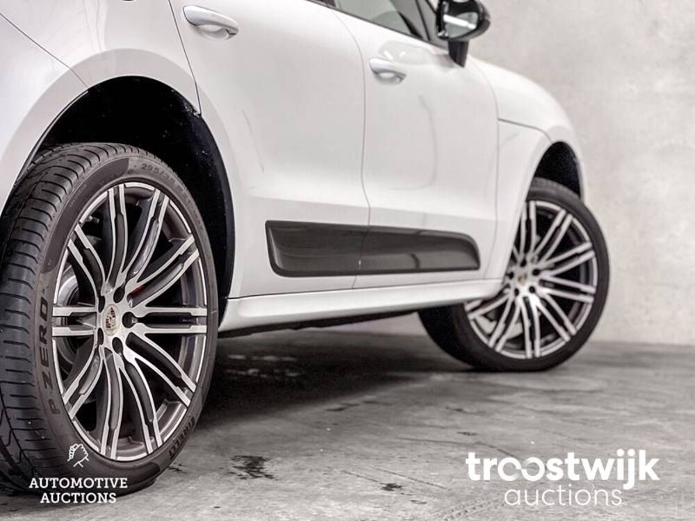 Porsche Macan Turbo 3.6 V6 400 PS Sport-Design Sport-Chrono CARBON 2014, XF-975-G