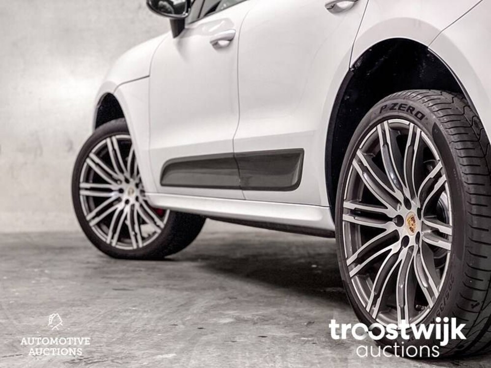 Porsche Macan Turbo 3.6 V6 400 PS Sport-Design Sport-Chrono CARBON 2014, XF-975-G