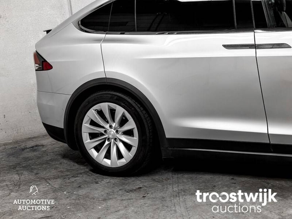 Tesla Model X 100D 6-Persoons 417PS 2017 -Orig. NL-, PT-892-R