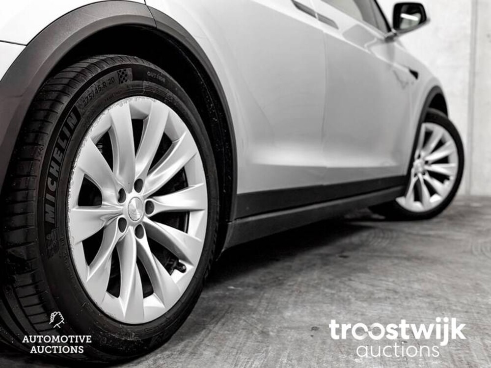 Tesla Model X 100D 6-Persoons 417PS 2017 -Orig. NL-, PT-892-R