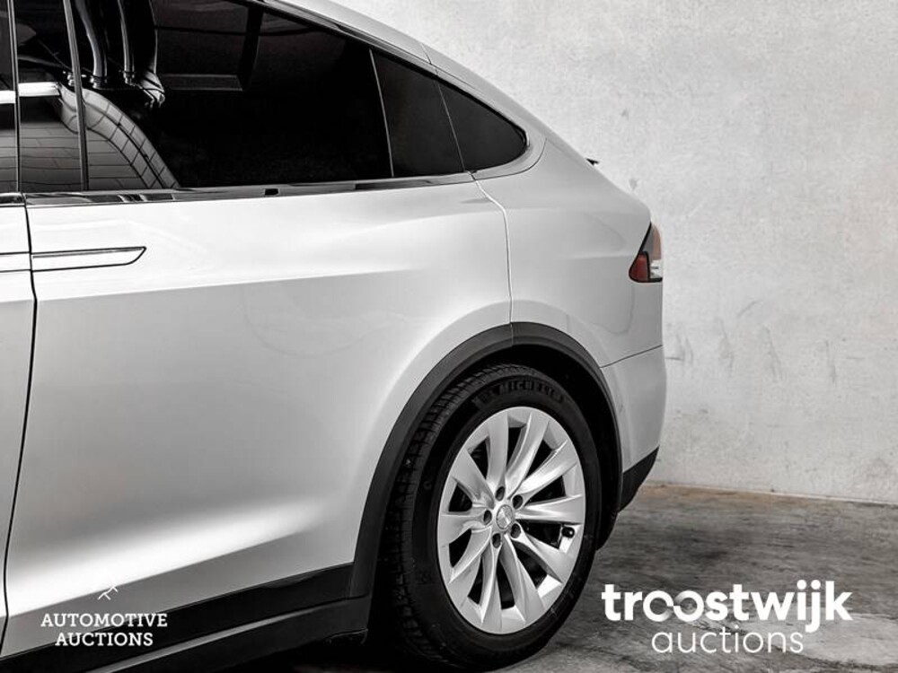 Tesla Model X 100D 6-Persoons 417PS 2017 -Orig. NL-, PT-892-R