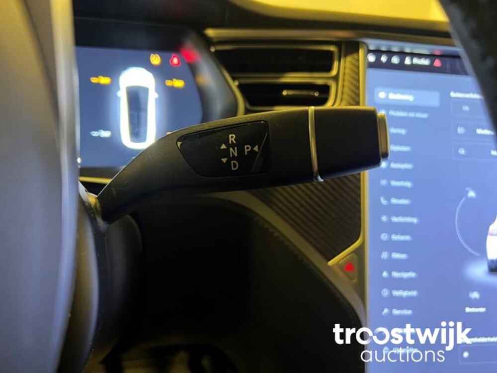 Tesla Model X 100D 6-Persoons 417PS 2017 -Orig. NL-, PT-892-R