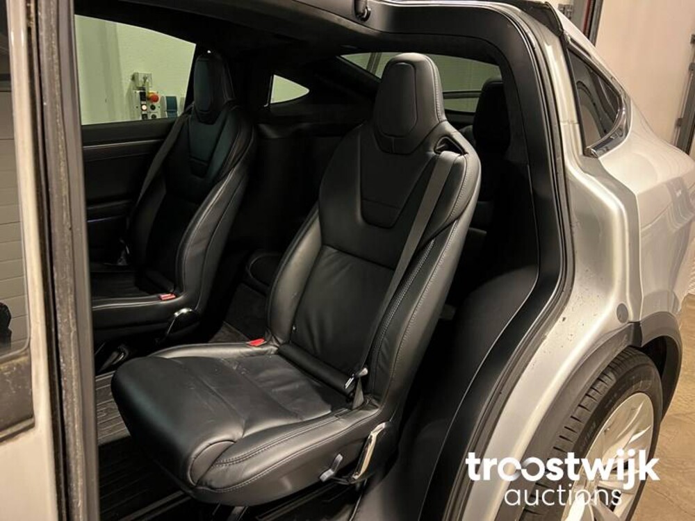 Tesla Model X 100D 6-Persoons 417PS 2017 -Orig. NL-, PT-892-R