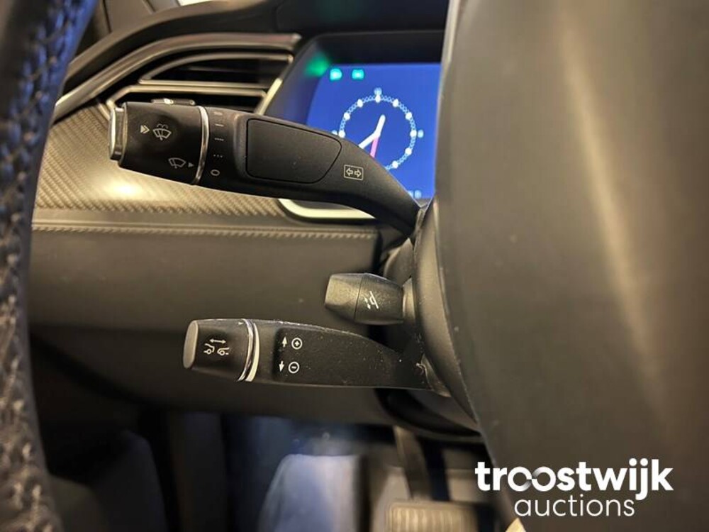 Tesla Model X 100D 6-Persoons 417PS 2017 -Orig. NL-, PT-892-R