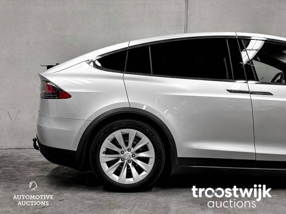 Tesla Model X 100D 6-Persoons 417PS 2017 -Orig. NL-, PT-892-R