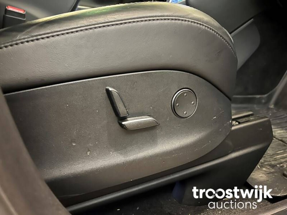 Tesla Model X 100D 6-Persoons 417PS 2017 -Orig. NL-, PT-892-R