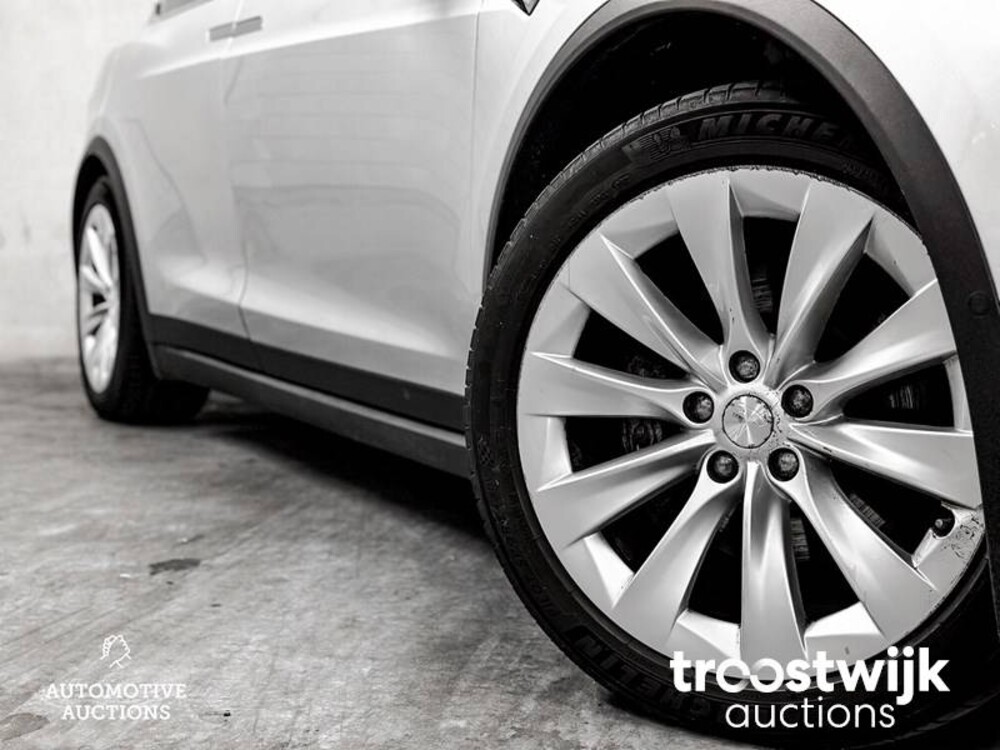 Tesla Model X 100D 6-Persoons 417PS 2017 -Orig. NL-, PT-892-R