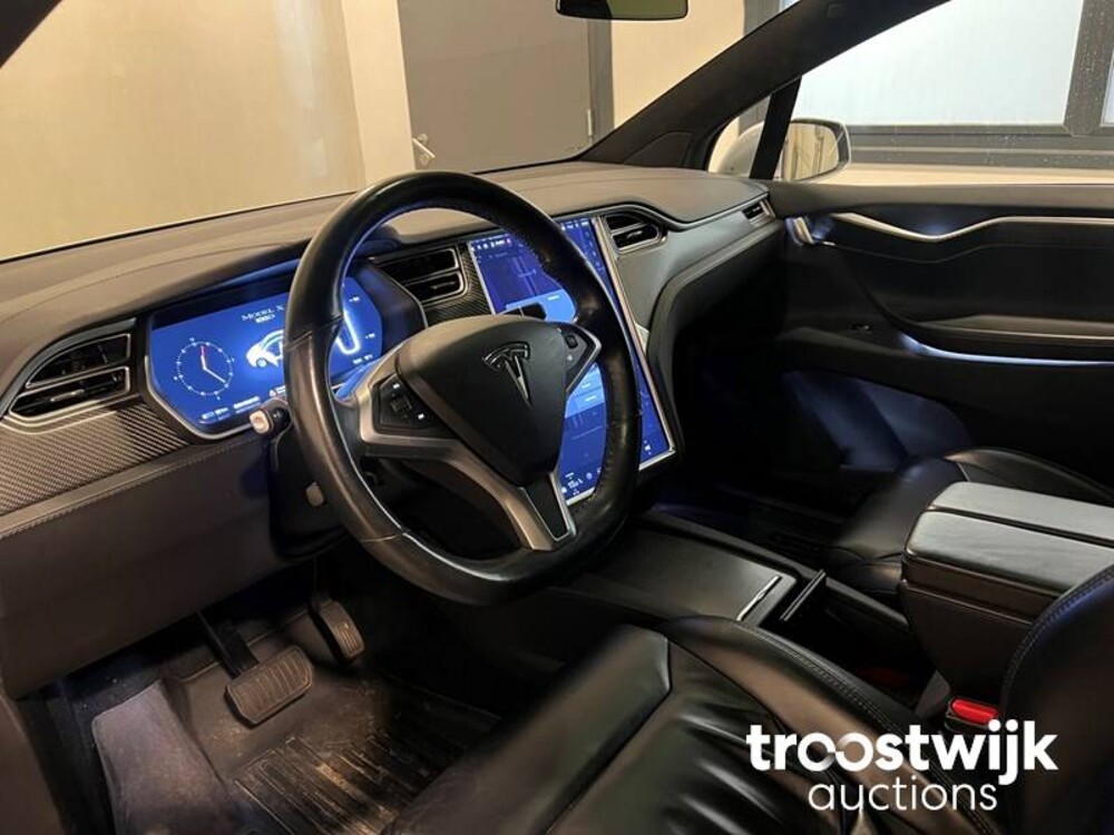 Tesla Model X 100D 6-Persoons 417PS 2017 -Orig. NL-, PT-892-R