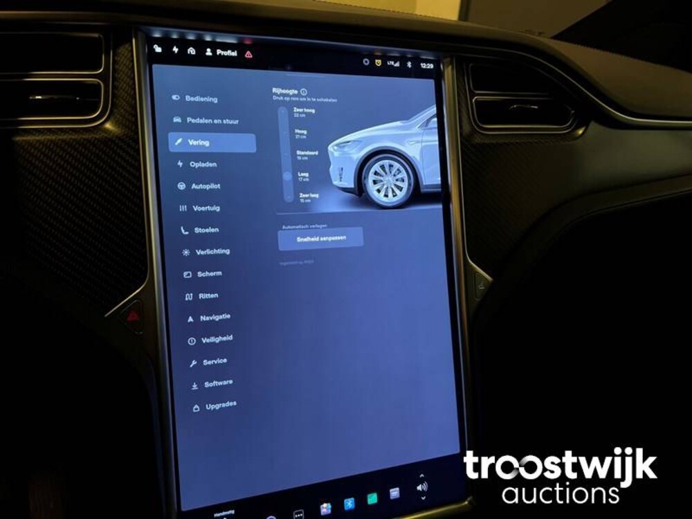 Tesla Model X 100D 6-Persoons 417PS 2017 -Orig. NL-, PT-892-R