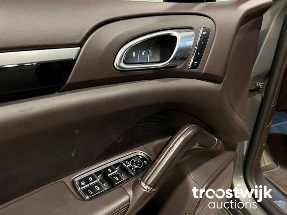 Porsche Cayenne Turbo 4.8 V8 500PS Sport-Design 2013 Sport-Chrono, 7-XRX-90